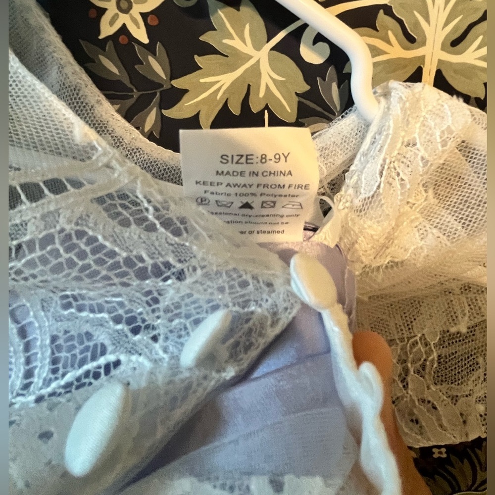Girls Elegant Butterfly White Lace and Lavender Tulle Dress - Picture 8 of 8